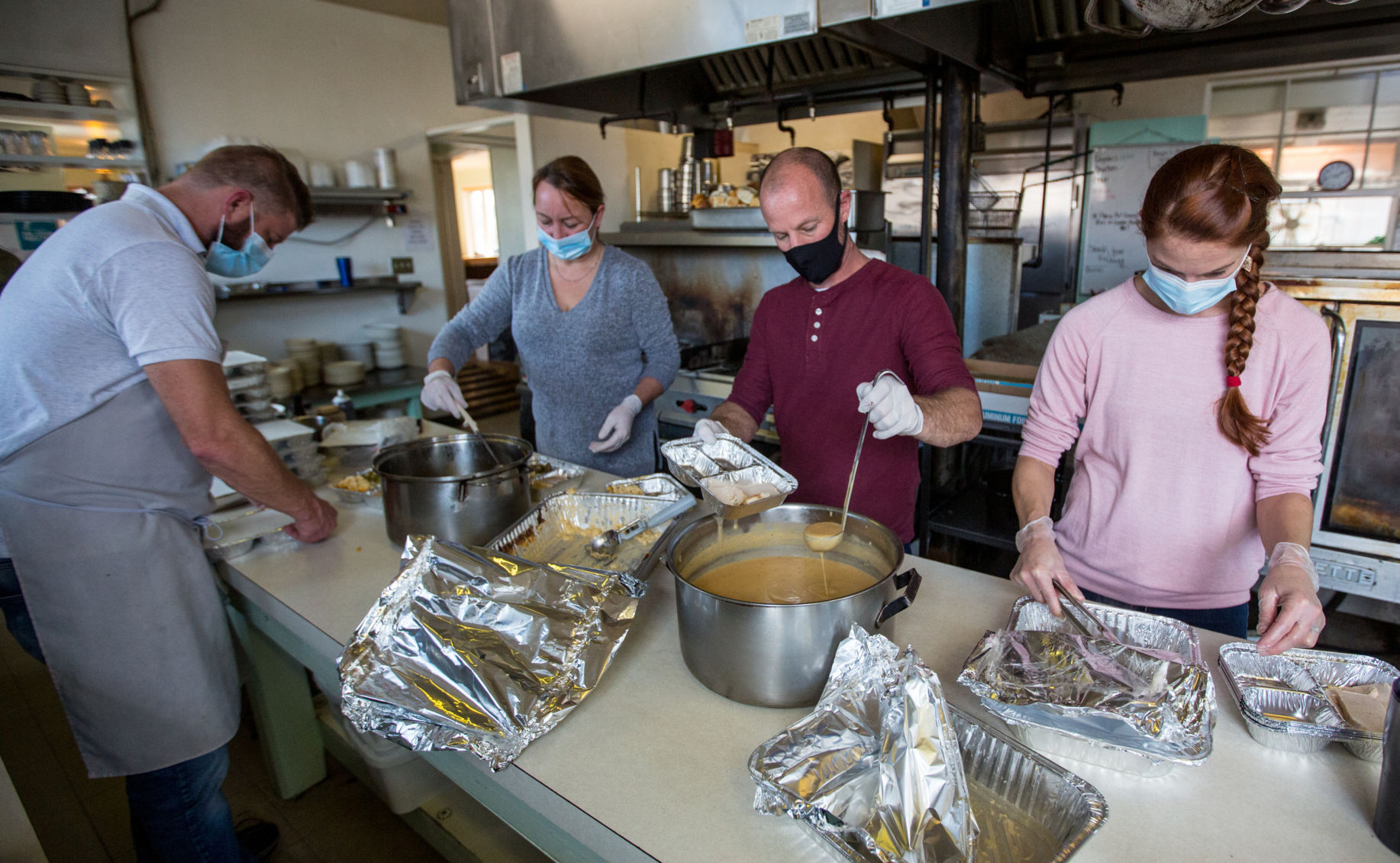 1126_dnr_Thanksgiving Prep_1